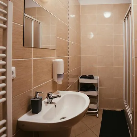Daire Pod Kopcem - *